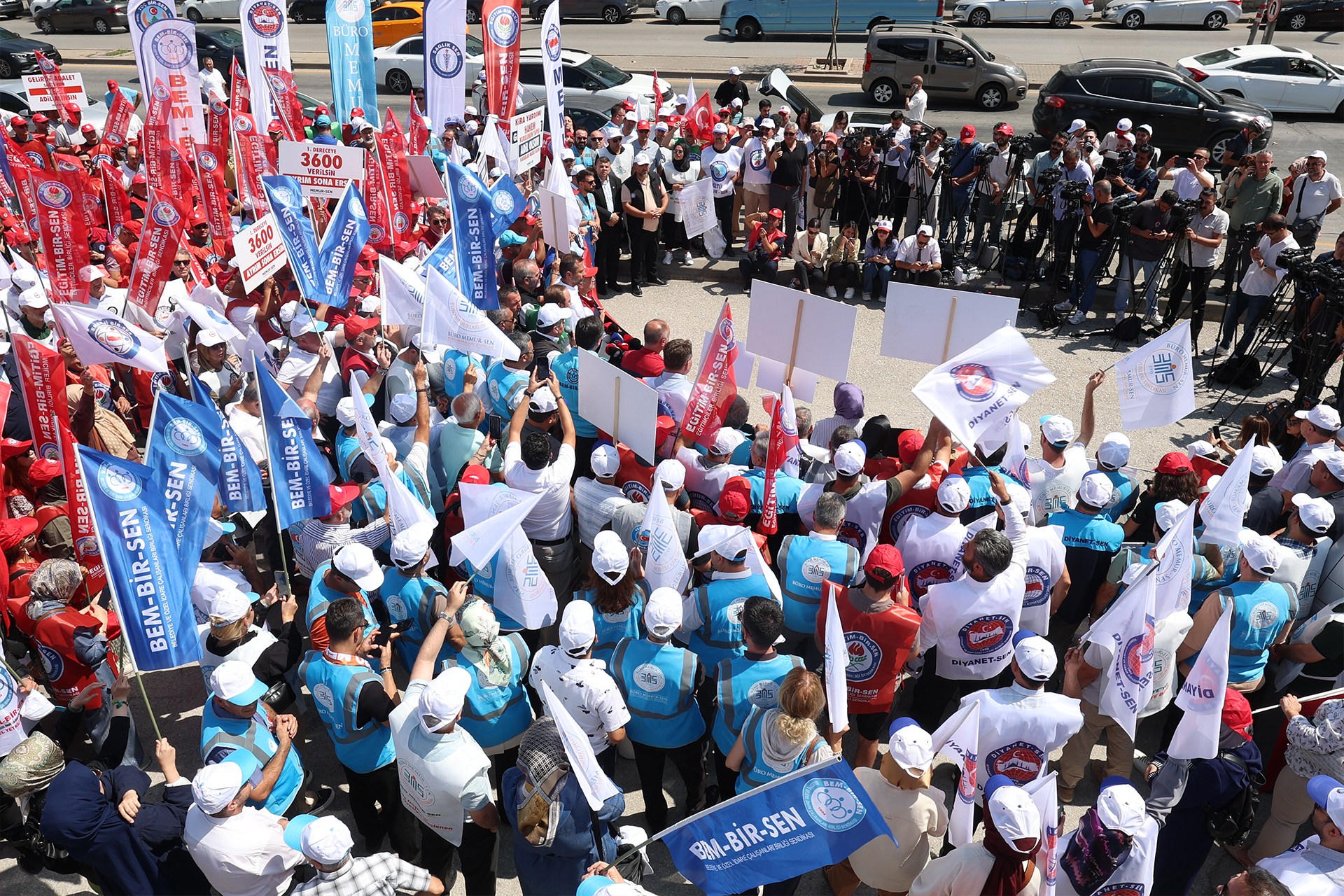 EmekçiyiYokSaymayınHakkımızıVerin (3)